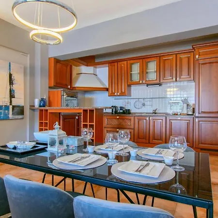 Beautiful In With Kitchen