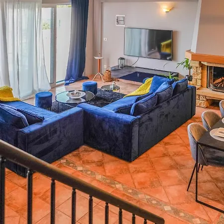 Beautiful In With Kitchen Hotel 4*